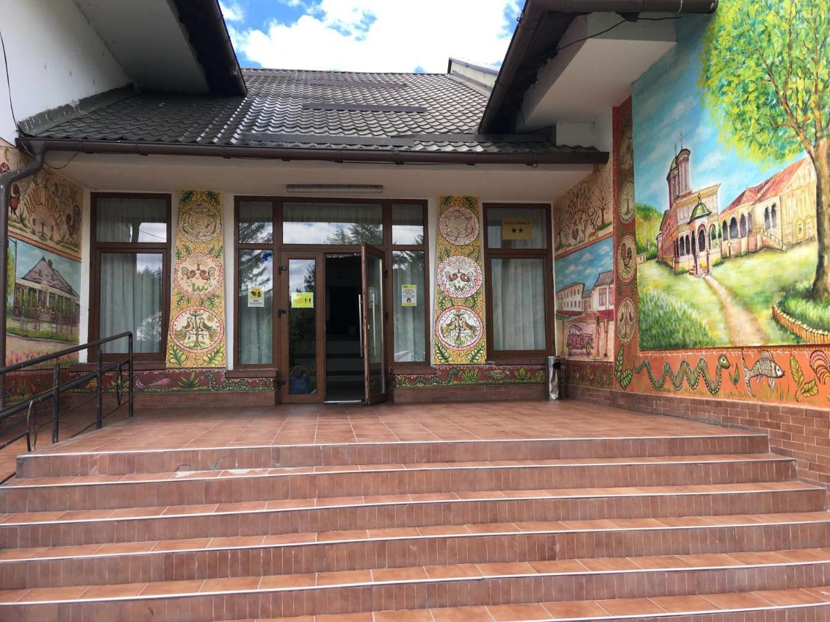 Hotel Horezu Esterno foto